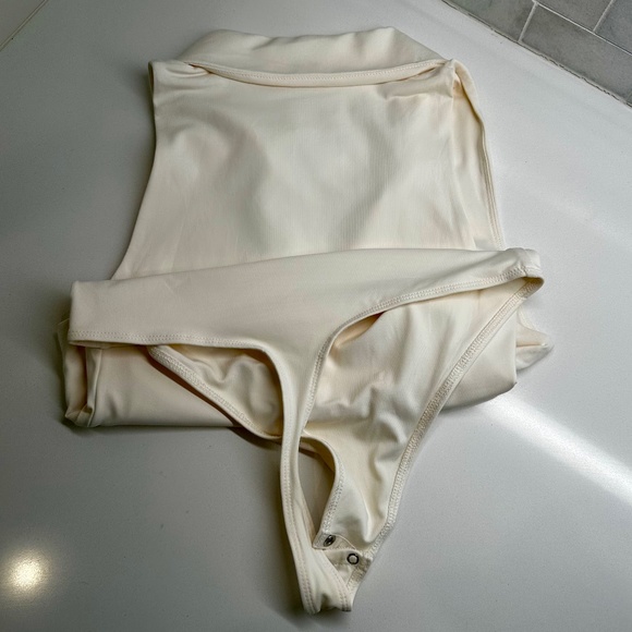 House of Harlow 1960 Collard Ivory Bodysuit Size S - Picture 4 of 5